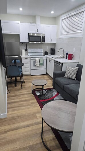 Unclassified image, 4 of 22, button - Room-cozy 2BR Suite in Saskatoon East (Saskatoon)