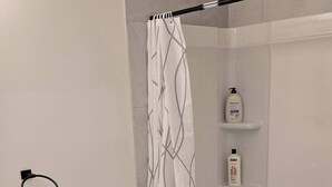 Quarto, 2 quartos | Banheiro