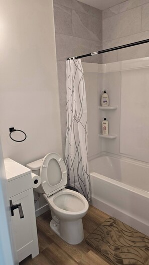 Unclassified image, 3 of 22, button - Room-cozy 2BR Suite in Saskatoon East (Saskatoon)