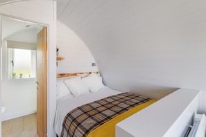 Room - The Macallan Pod - Luxury Glamping (Fochabers)