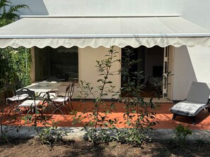 Outdoor dining - LuisHome - Imperia: apartment in villa (Imperia)