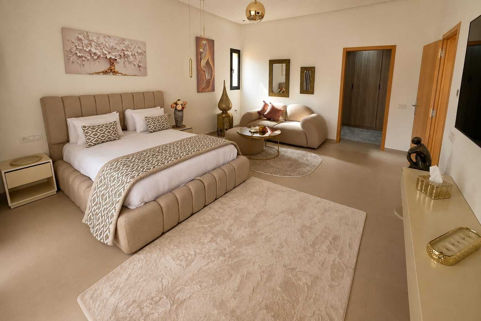 3 chambres, fer et planche à repasser, Wi-Fi, draps fournis