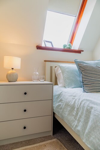 Apartment Sleeps 5 With Parking