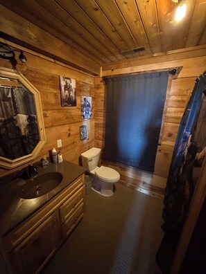 Bathroom - The Bunkhouse Escape- 2Bed + 2Bath + Bunk room (Parker)