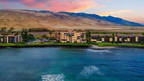 Exterior - Beachfront 4BR, 2 Condos for 12 in Maalaea! (Wailuku)