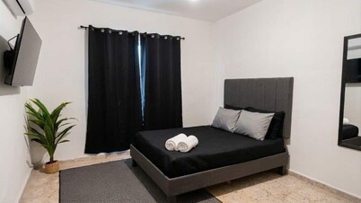 Spacious House 9 Minutes from Fundidora Park