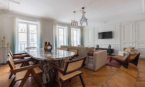 Dining - IN ONE OF PARIS'S MOST PRESTIGIOUS & CHARMING NEIGHBORHOODS-  SAINT-GERMAIN (Paris)