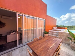 Outdoor dining - Kune 101: 3BR Penthouse with Private Pool & Jungle Views (Tulum)