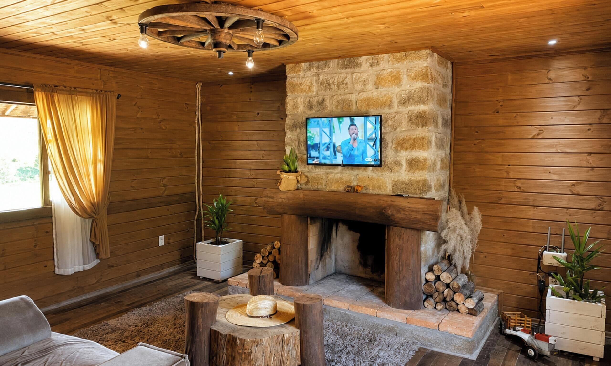 Family Cabin, 1 Bedroom, Fireplace, Lagoon View | Living area