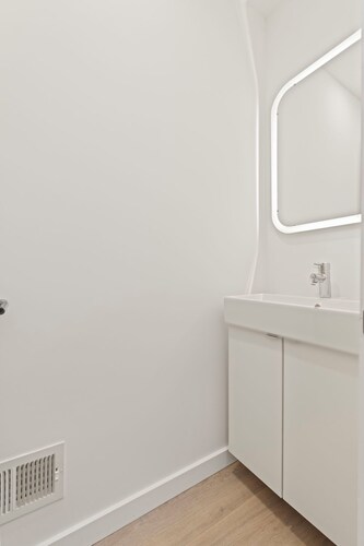 Spacious Bi-Level 2 Bedroom Apt near Fishtown