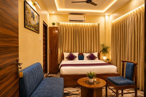 Hotel Rai Regal