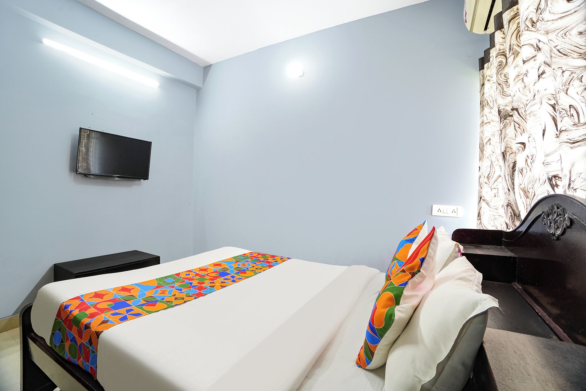 Deluxe Room | Egyptian cotton sheets, premium bedding, in-room safe, desk