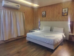 Executive Room - Fabhotel Natures Crown Resort (Dehradun)