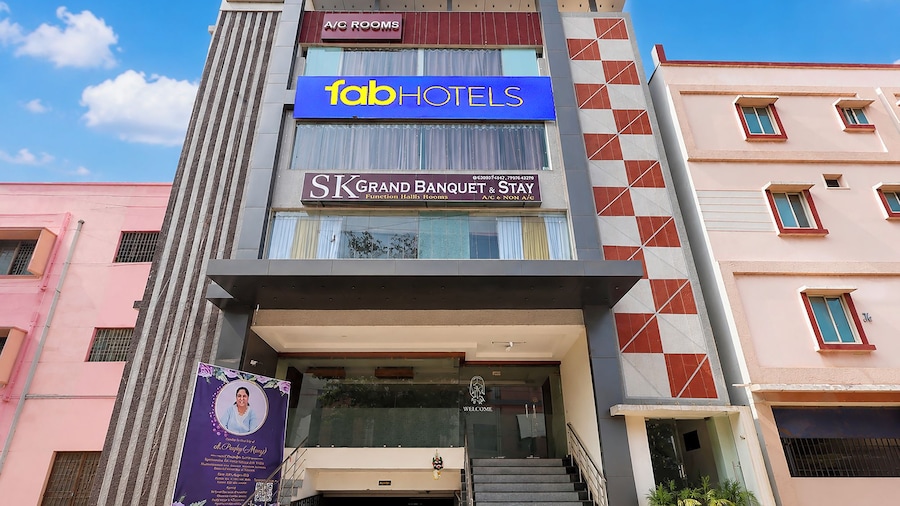 Fabhotel Sk Grand Banquet