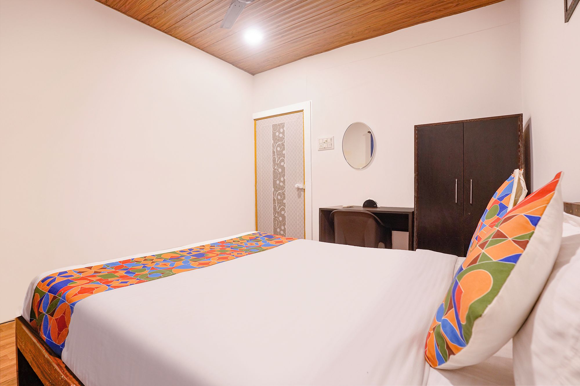 Lakens van Egyptisch katoen, luxe beddengoed, een kluis op de kamer