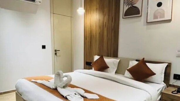 Deluxe Room | Egyptian cotton sheets, premium bedding, in-room safe, desk - Fabhotel Prime Da Marion (New Delhi)