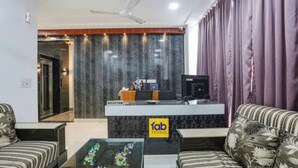 Reception - Fabhotel Shine Inn (New Delhi)