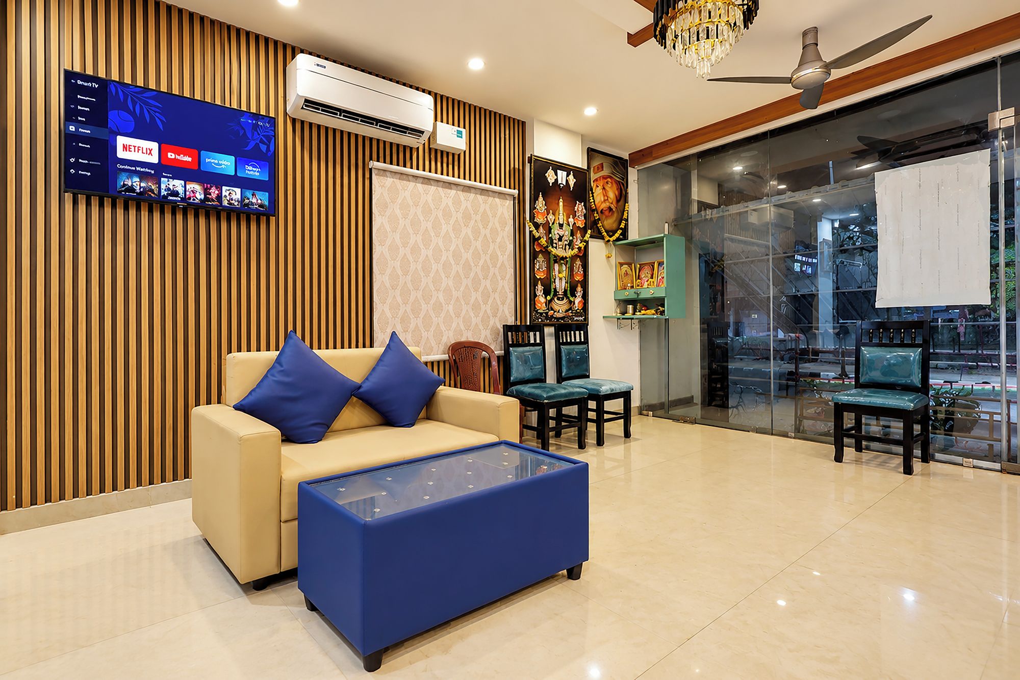 Kawasan tempat duduk lobi