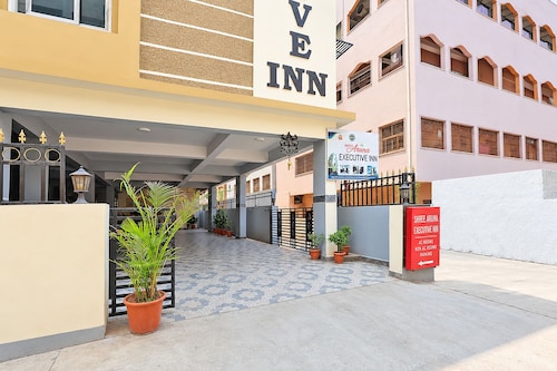 Fabhotel Aruna Executive Inn