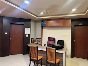 Lobby sitting area - Via Anasuya (Bhubaneshwar)