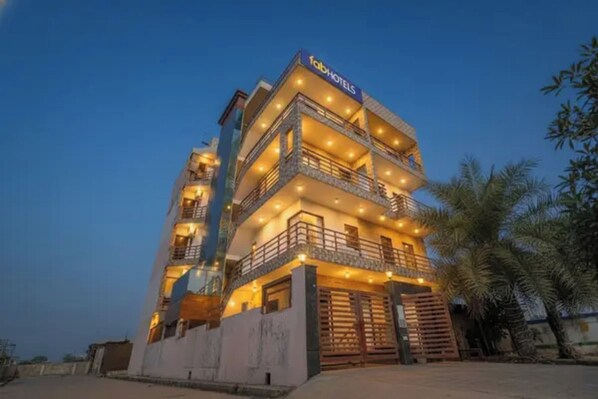 Unclassified image, 1 of 34, button - Fabhotel Aspl 44 (Noida)