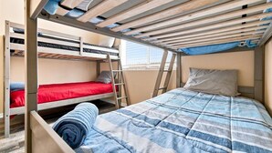 Iron/ironing board, free WiFi, bed sheets - Riverfront Cove + Boat Launch 
Swim. Boat. Repeat. (Bullhead City)