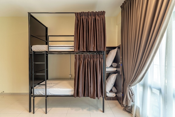 Legasi Kampung Baru Backpackerguesthouse - Kuala Lumpur