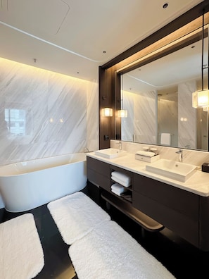 Chambre Simple, vue ville | Salle de bain