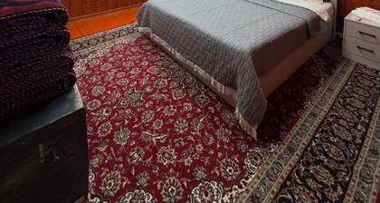 Perfect 3-bedroom bed & breakfast with AC in tranquil Chaek