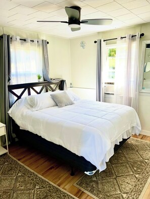WiFi, bed sheets