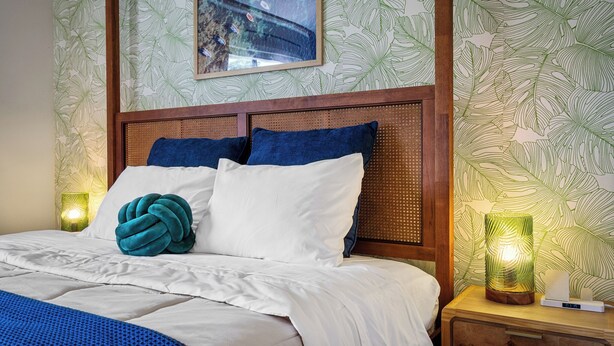 2 Schlafzimmer, Schreibtisch, Bügeleisen/Bügelbrett, Reisekinderbett