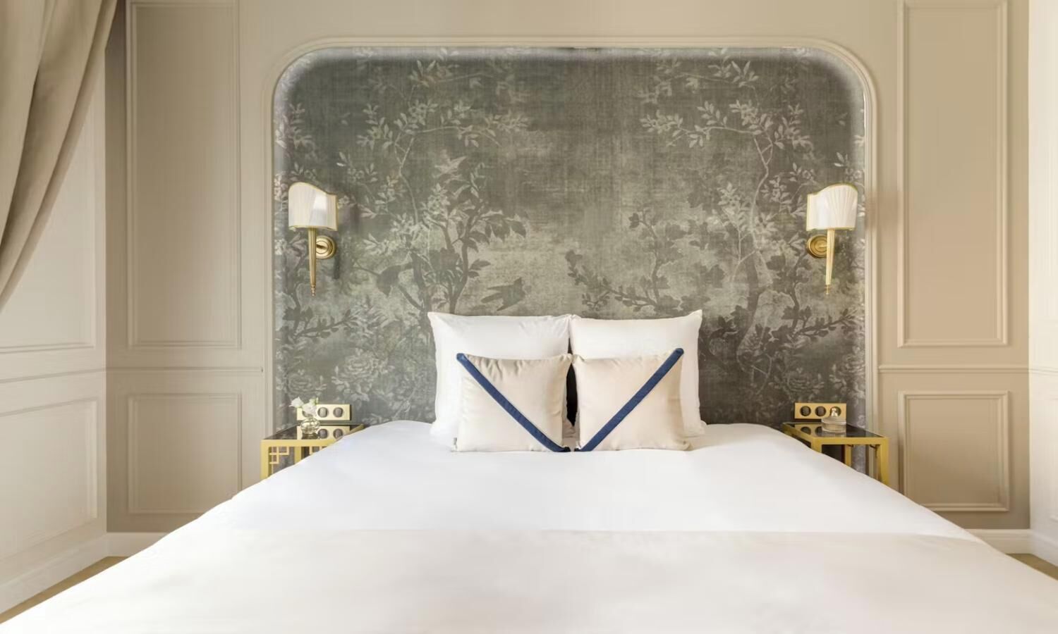 In-room safe, desk, iron/ironing board, WiFi (free)