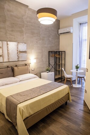Unclassified image, 5 of 33, button - La dimora di Parthenope Ferrara Rooms (Napoli)