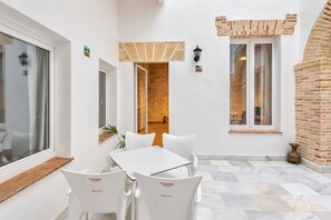 Outdoor dining - GuestReady - La Cruz bajo B (El Puerto de Santa María)