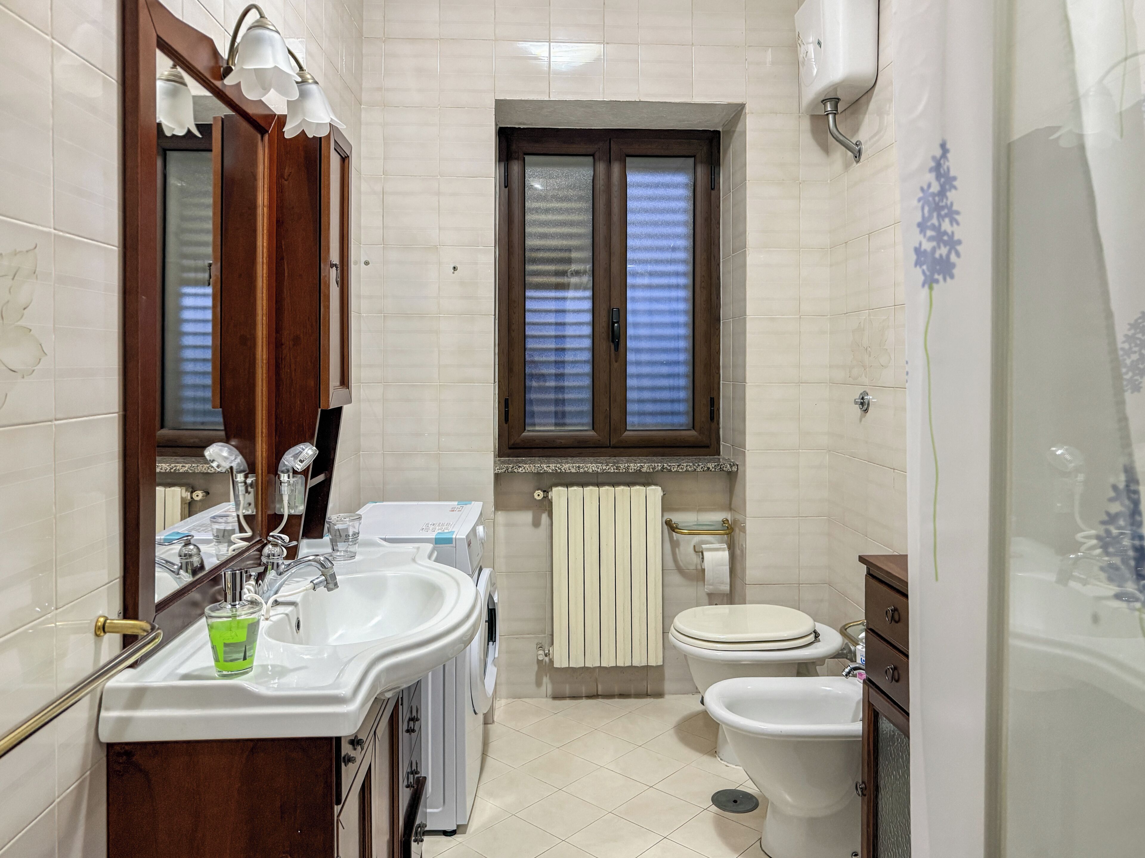 Apartment, Balkon, Bergblick | Badezimmer