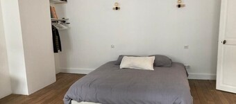 Townhouse for a large family gathering—in a medieval town 1 hour from Paris