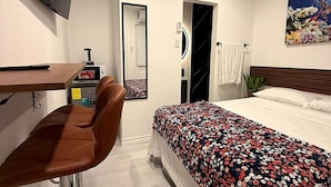 Room, 1 Bedroom | 1 bedroom - Room-hideaway Layover #20 - by Zenbreak (Oistins)