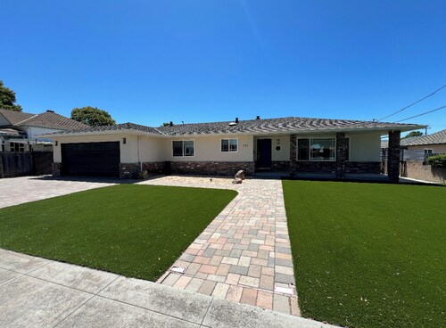 Beautiful 4-bedroom house with AC in Hollister