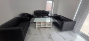 Unclassified image, 4 of 12, button - Central Cardiff, Near Tramshed and Principality Stadium. 5-bed House, Sleeps 13 w/ Parking & Garden (Cardiff)
