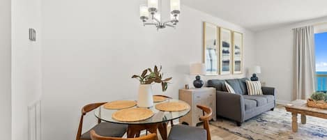 Condo, 1 cama Queen size y sofá cama (Celadon 1503) | Restaurantes
