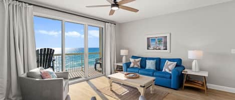 Condo, 1 King Bed with Sofa bed (Celadon 407) | Living area