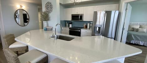 Condo, Multiple Beds (Celadon 1609A- Waves of Grace) | Private kitchen