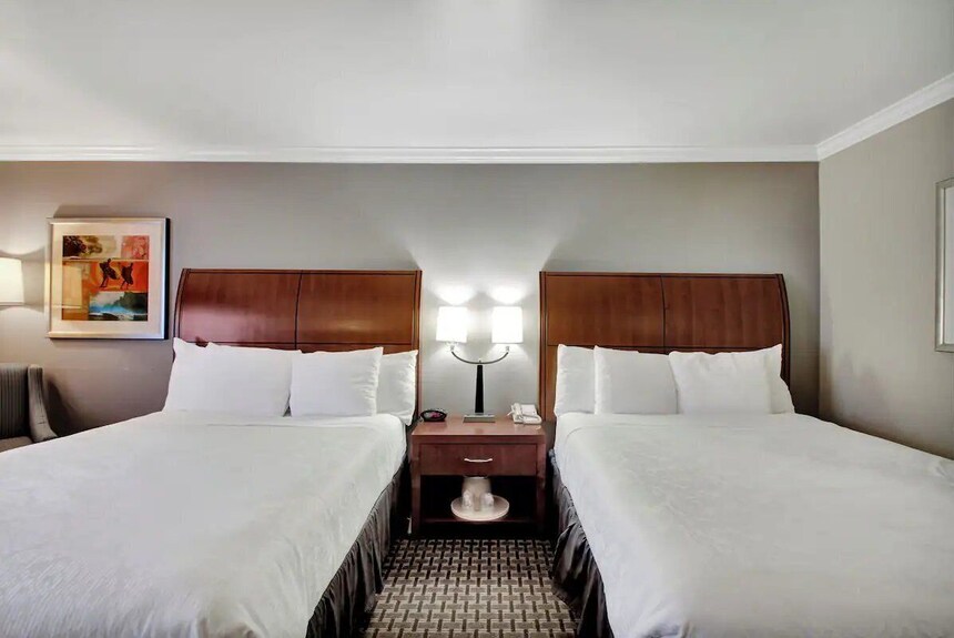 Family 2-queen Room + Breakfast | 2.5mi To Hiking Trails At Strands Headlands - San Juan Capistrano, CA