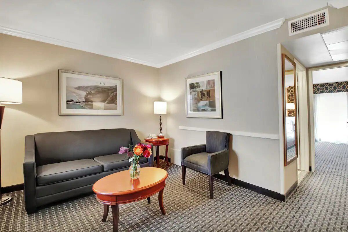2-room Queen Suite With Balcony + Breakfast, Pool | Explore Headlands Trails - San Juan Capistrano, CA