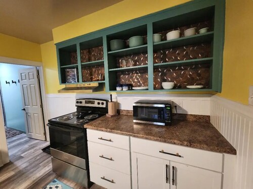 Ale On The Trail. Charming 2-bedroom apartment in Shamokin