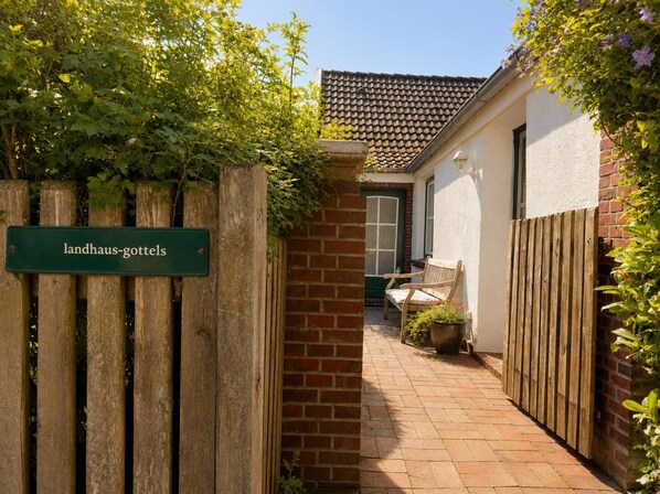 Terrace/patio - Vrbo Property (Wangerland)