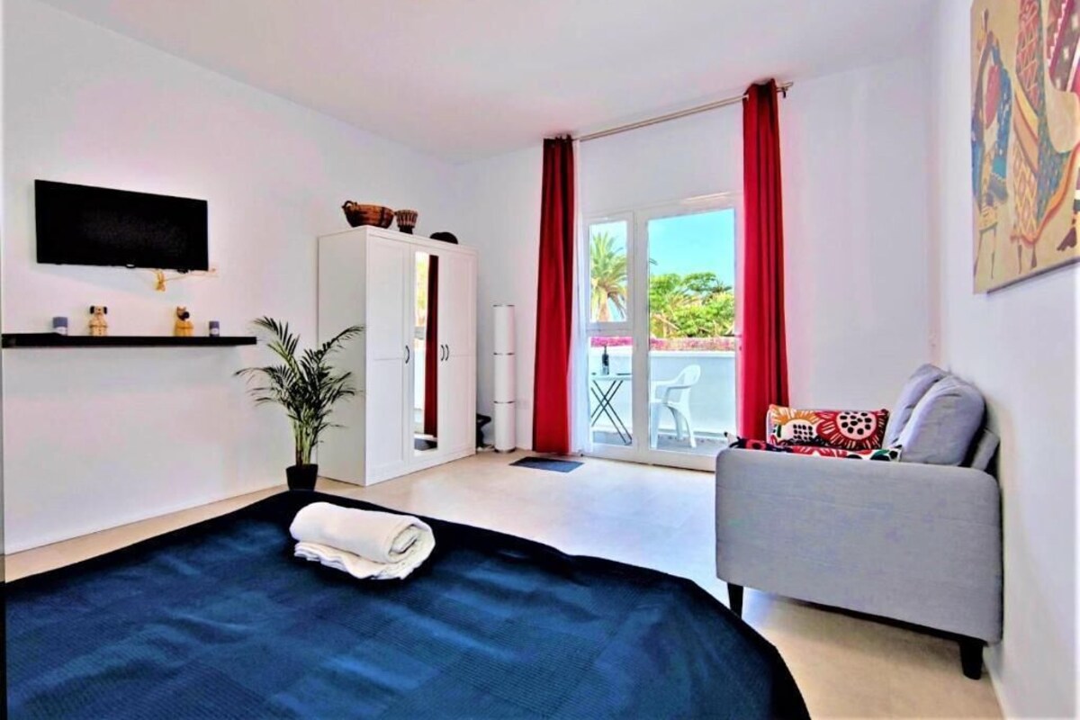 Studio, 1 Queen Bed, Kitchen, City View