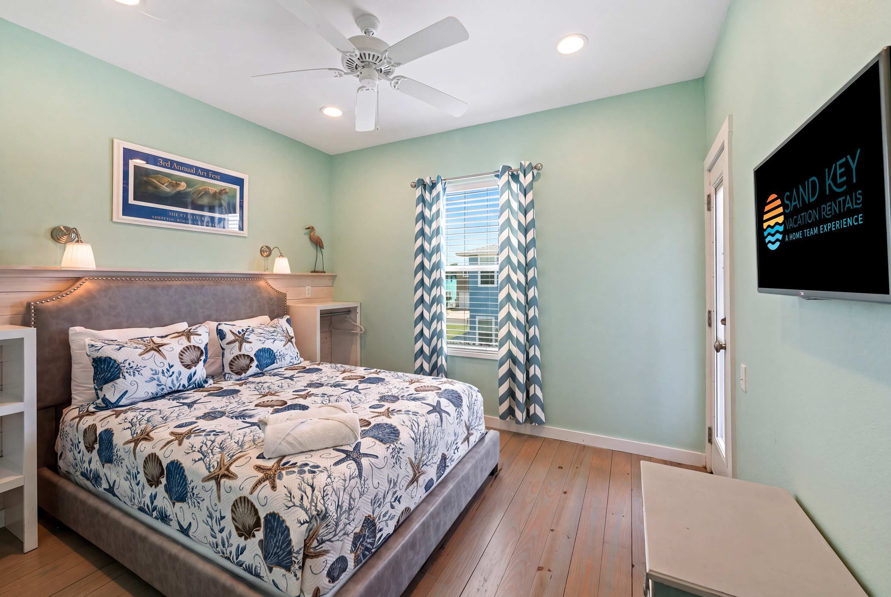 Iron/ironing board, travel crib, WiFi, bed sheets