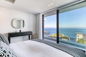 Unclassified image, 2 of 32, button - Ocean View, Luxury Aurum Apt, Pool - Bantry Allure (Cape Town)
