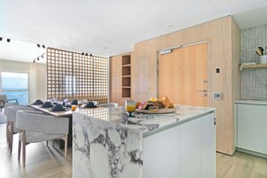 Dining - Stunning Views, Short walk to Beach -Clifton Allure (Cape Town)